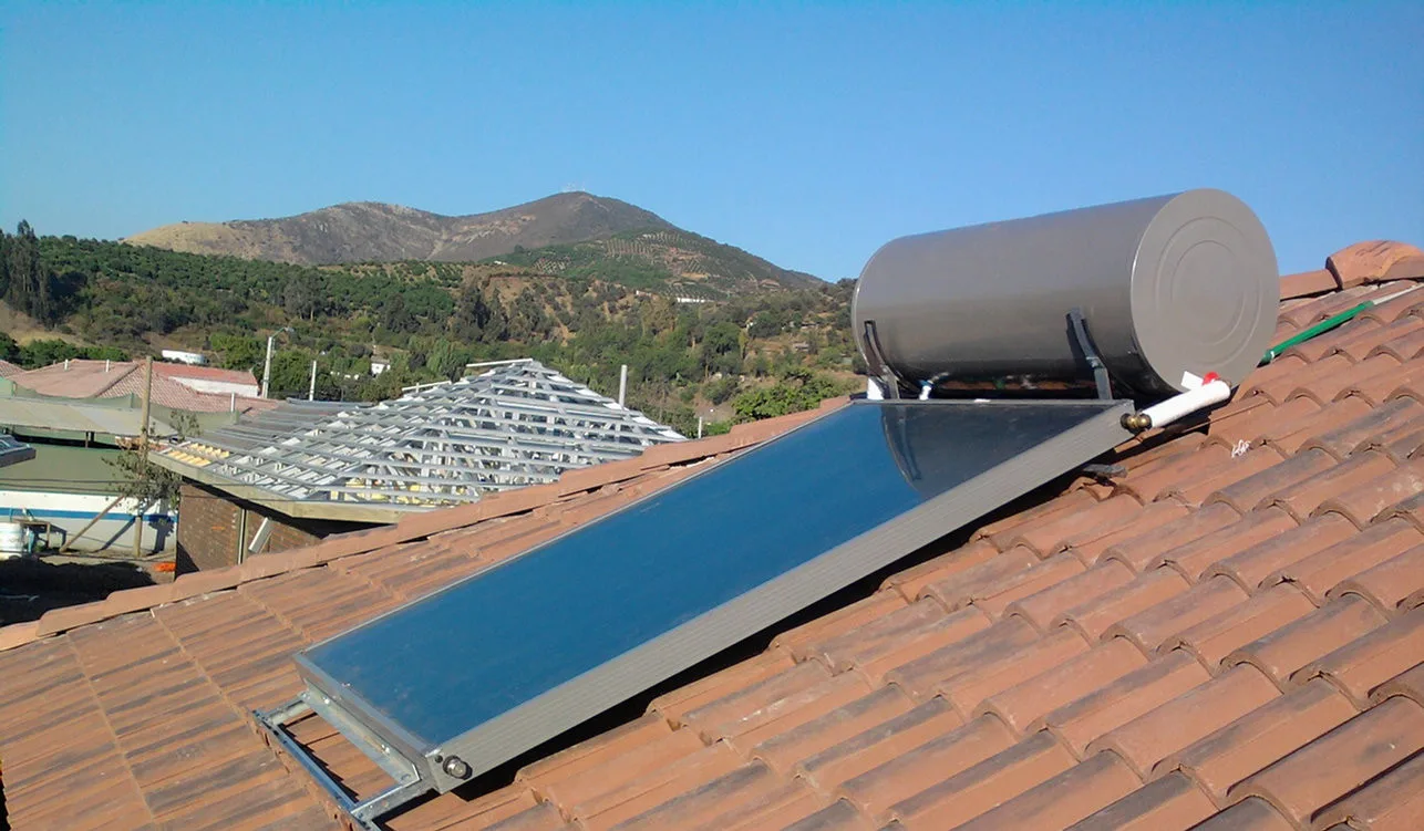 Termosifón Termic instalado en techo